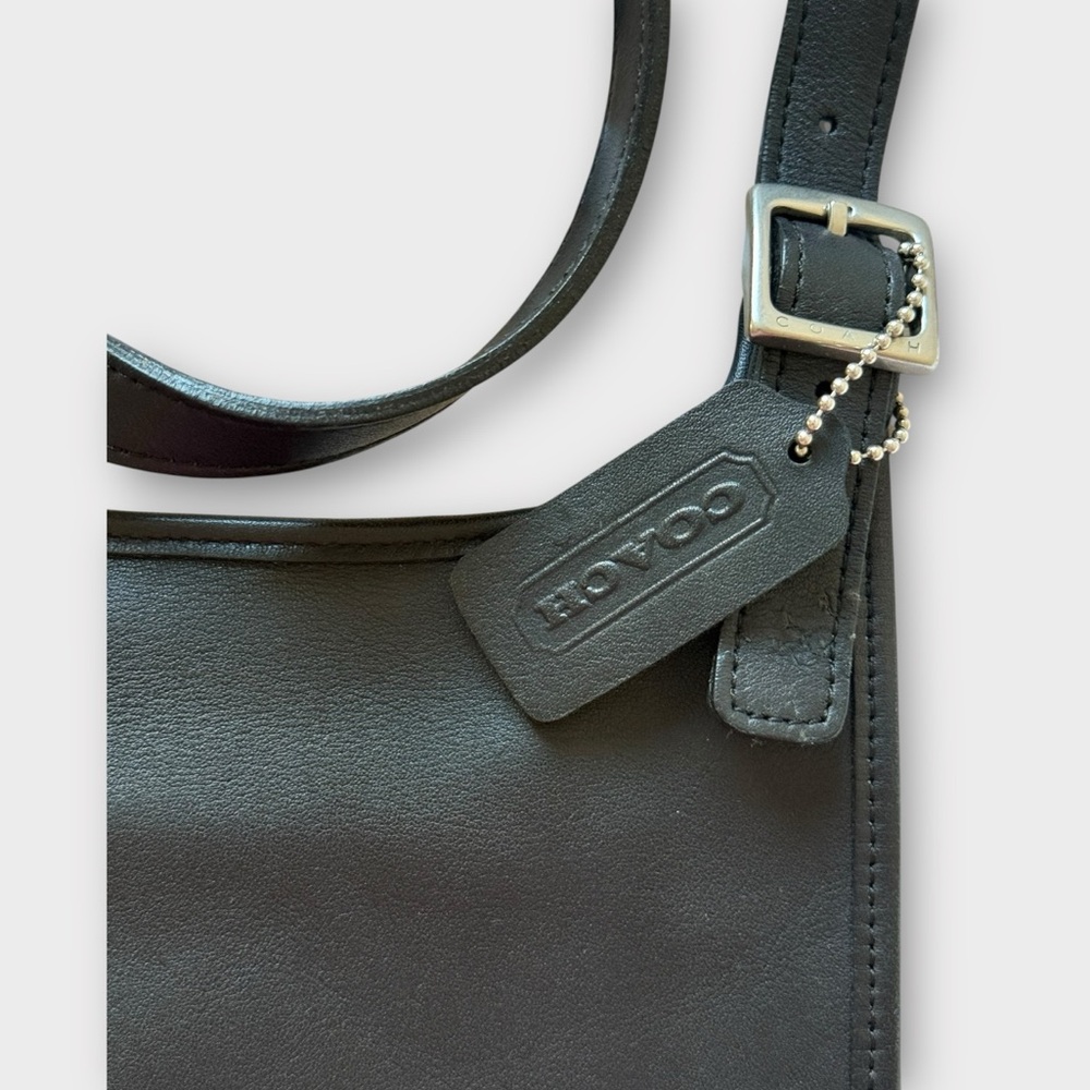 GUC Vintage Coach Black Leather Crossbody Bag - Picture 2 of 8